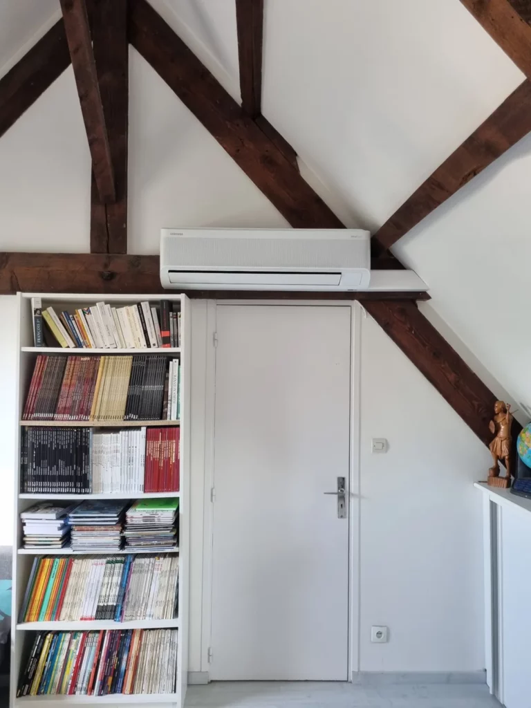 Climatisation intérieure sous charpente apparente