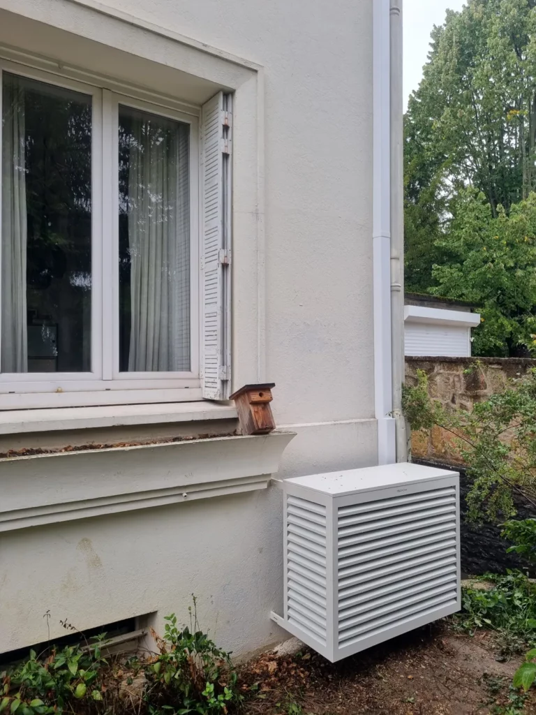 Unité extérieure avec habillage de protection